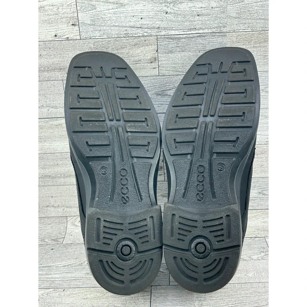 Ecco step into
